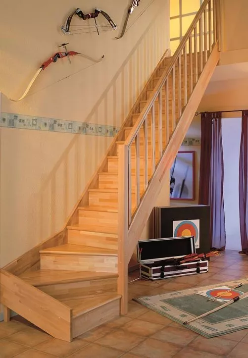 space-saving-staircase-dolle-paris-beech-wooden-balusters-quarter-turn-right-risers